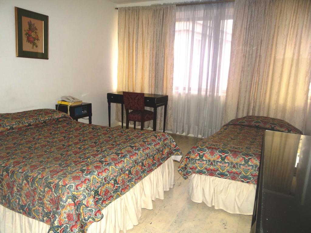 Hotel Nutibara Express Medellín Oda fotoğraf
